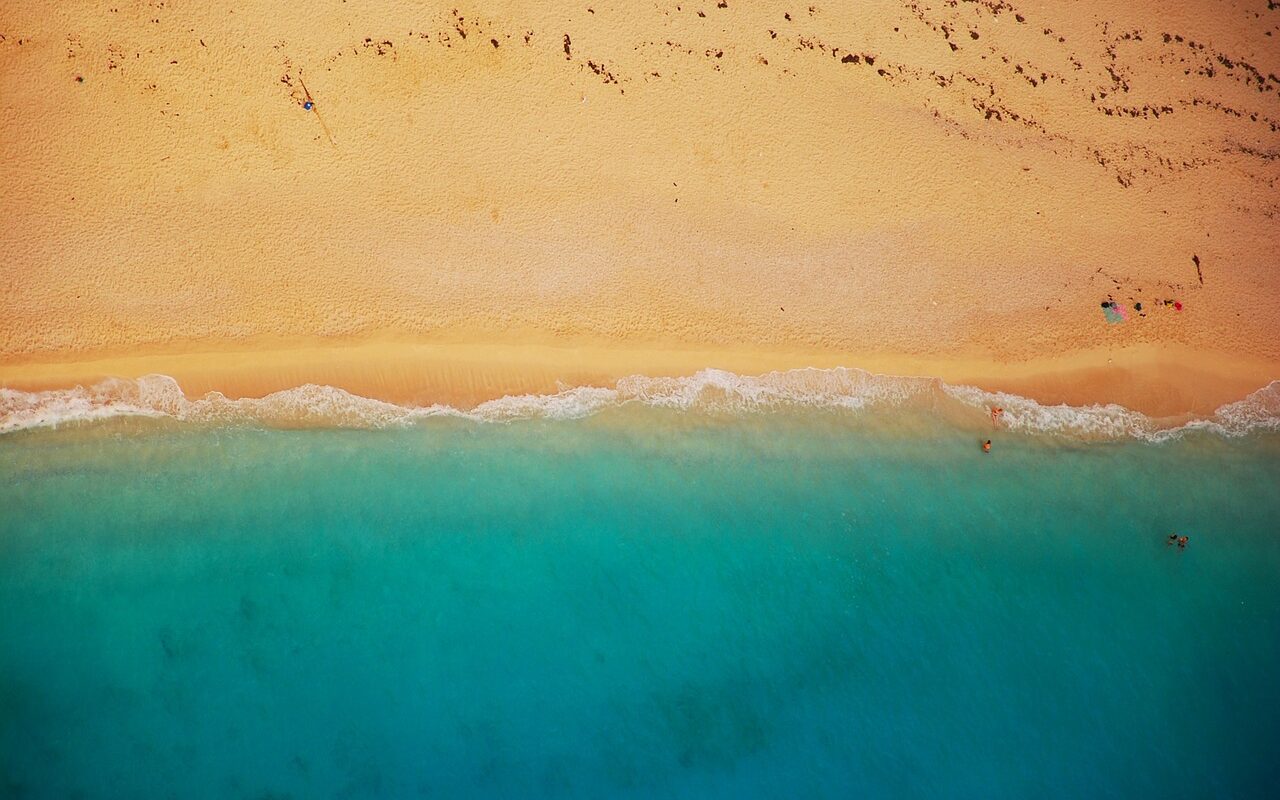 Is It Better To Drive Or Fly To A Beach Vacation?