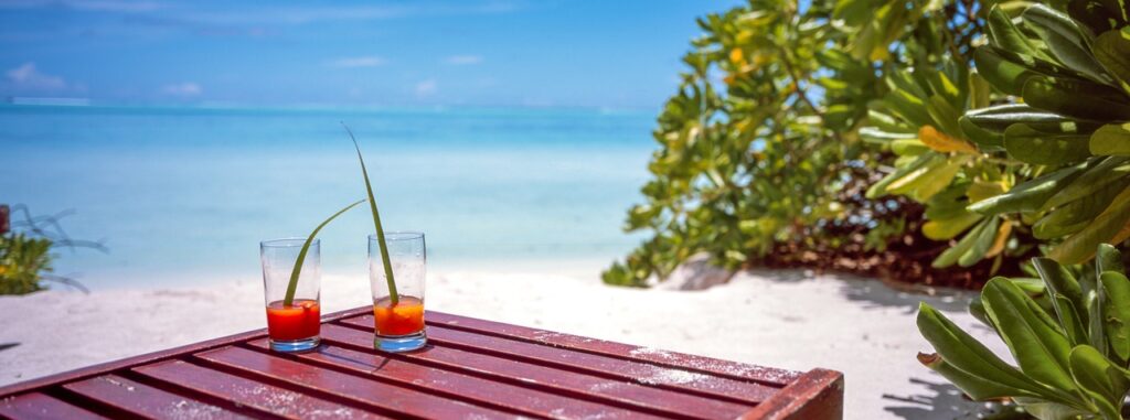 What Are The Best Beach Cocktails And Drinks?